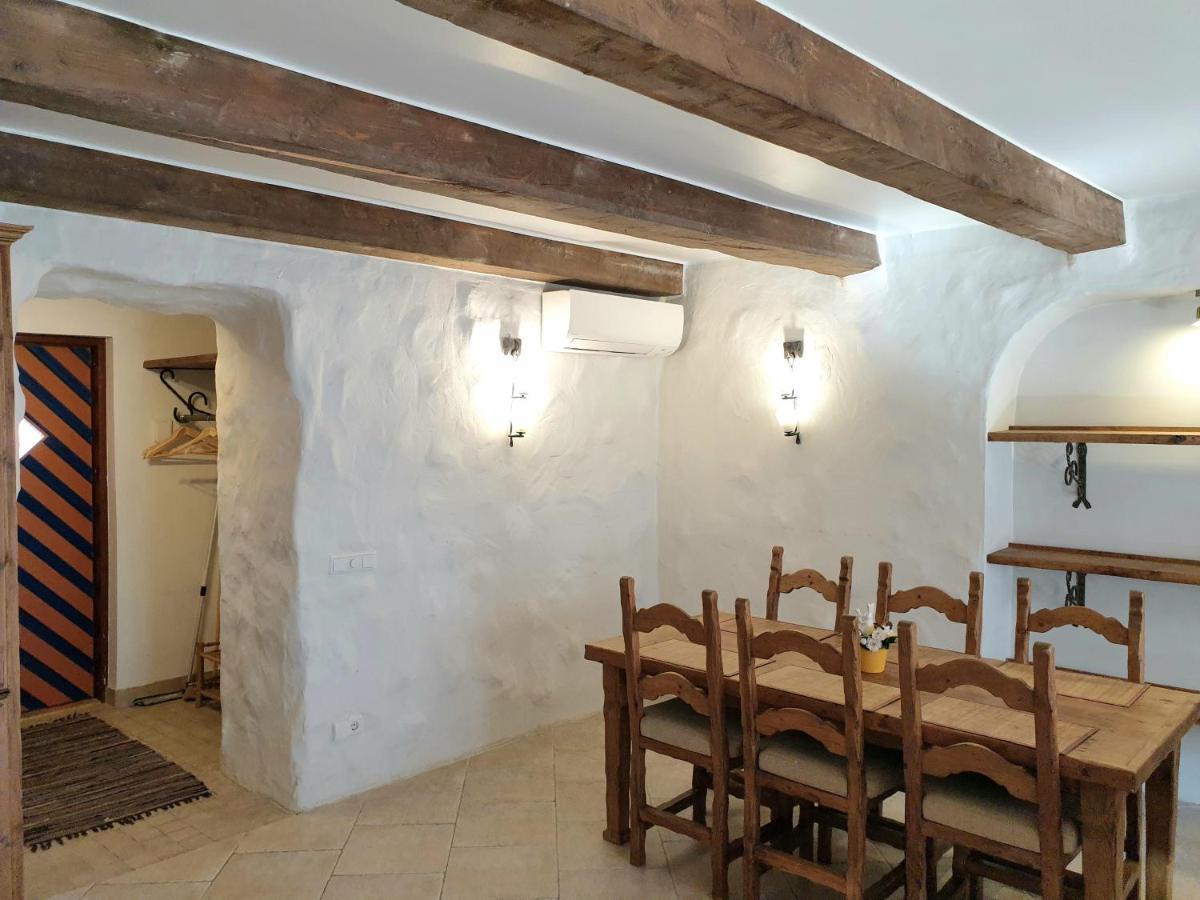 Deluxe Apartments In The City Center With Balcony Παρνού Εξωτερικό φωτογραφία